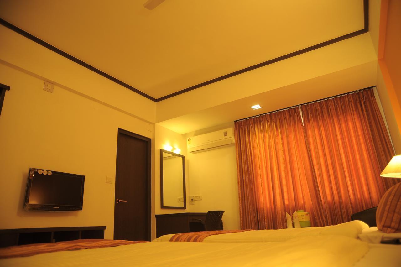 קוימבטור Sugam Hotel Pvt Ltd מראה חיצוני תמונה